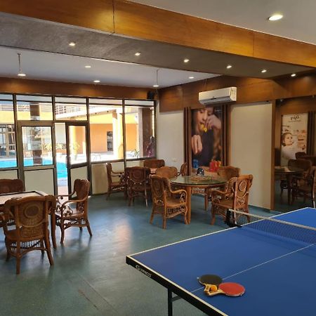 Club Azzurro Resort - Nalsarovar Nānodra Extérieur photo