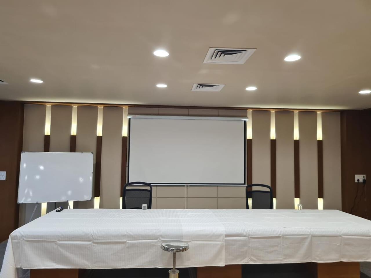 Club Azzurro Resort - Nalsarovar Nānodra Extérieur photo