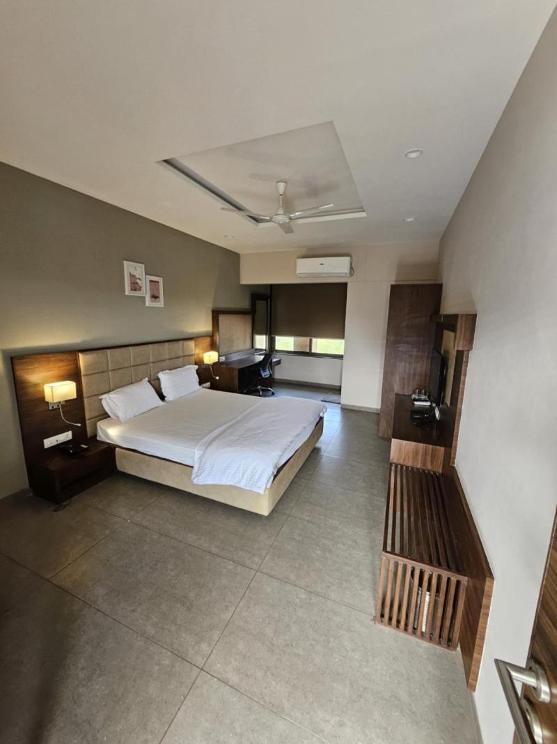 Club Azzurro Resort - Nalsarovar Nānodra Extérieur photo